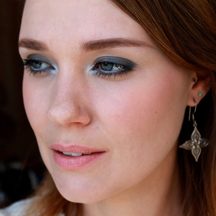 New Video: Grey Smokey Eye & Pale Pink Lip | Organic & Natural Products